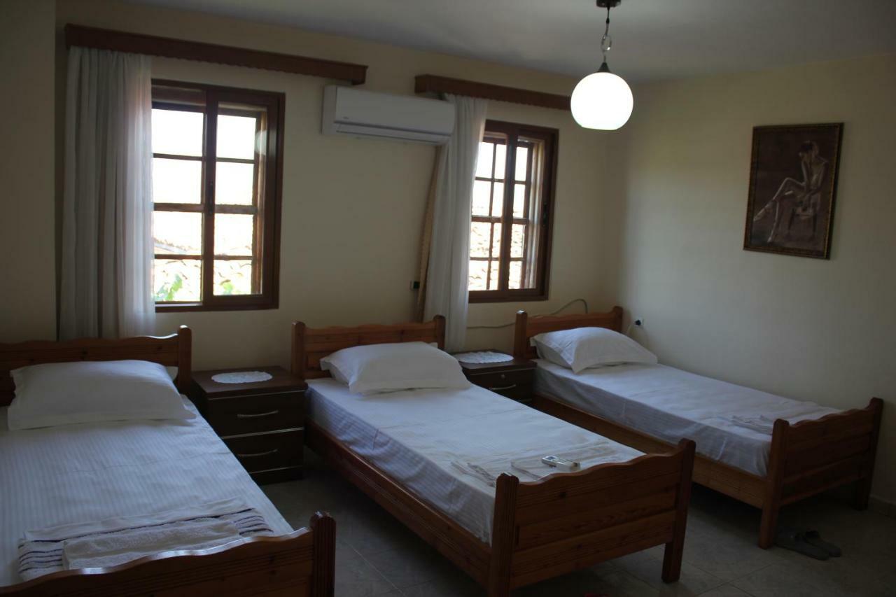 Guest House Toli Inside Berat Castle 外观 照片