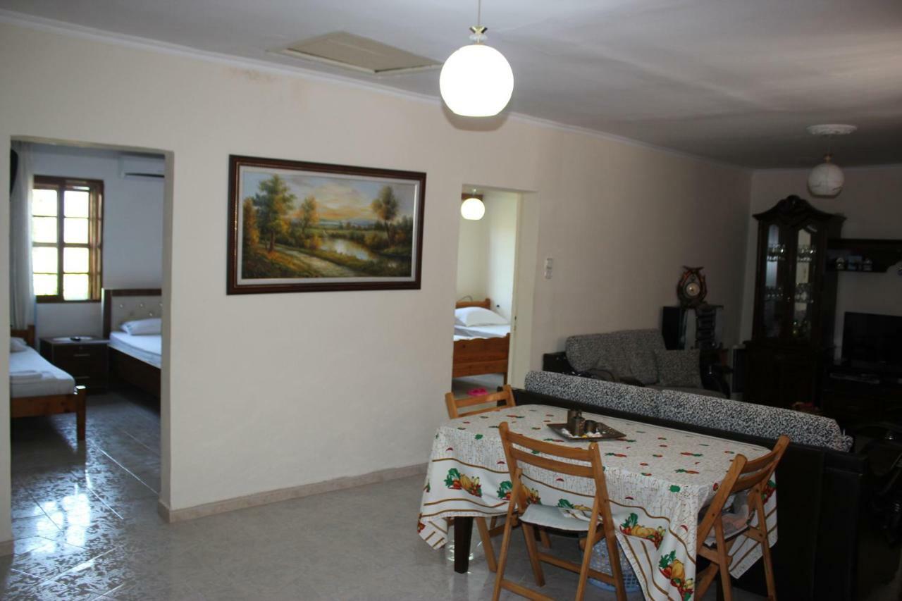 Guest House Toli Inside Berat Castle 外观 照片