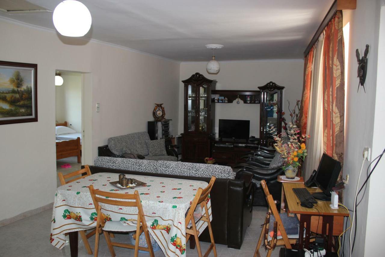 Guest House Toli Inside Berat Castle 外观 照片