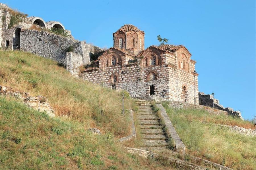 Guest House Toli Inside Berat Castle 外观 照片