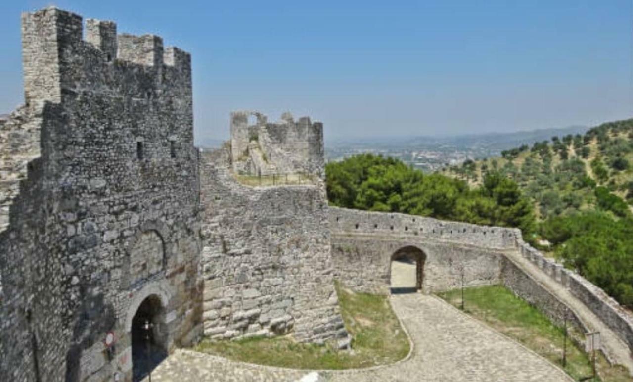Guest House Toli Inside Berat Castle 外观 照片